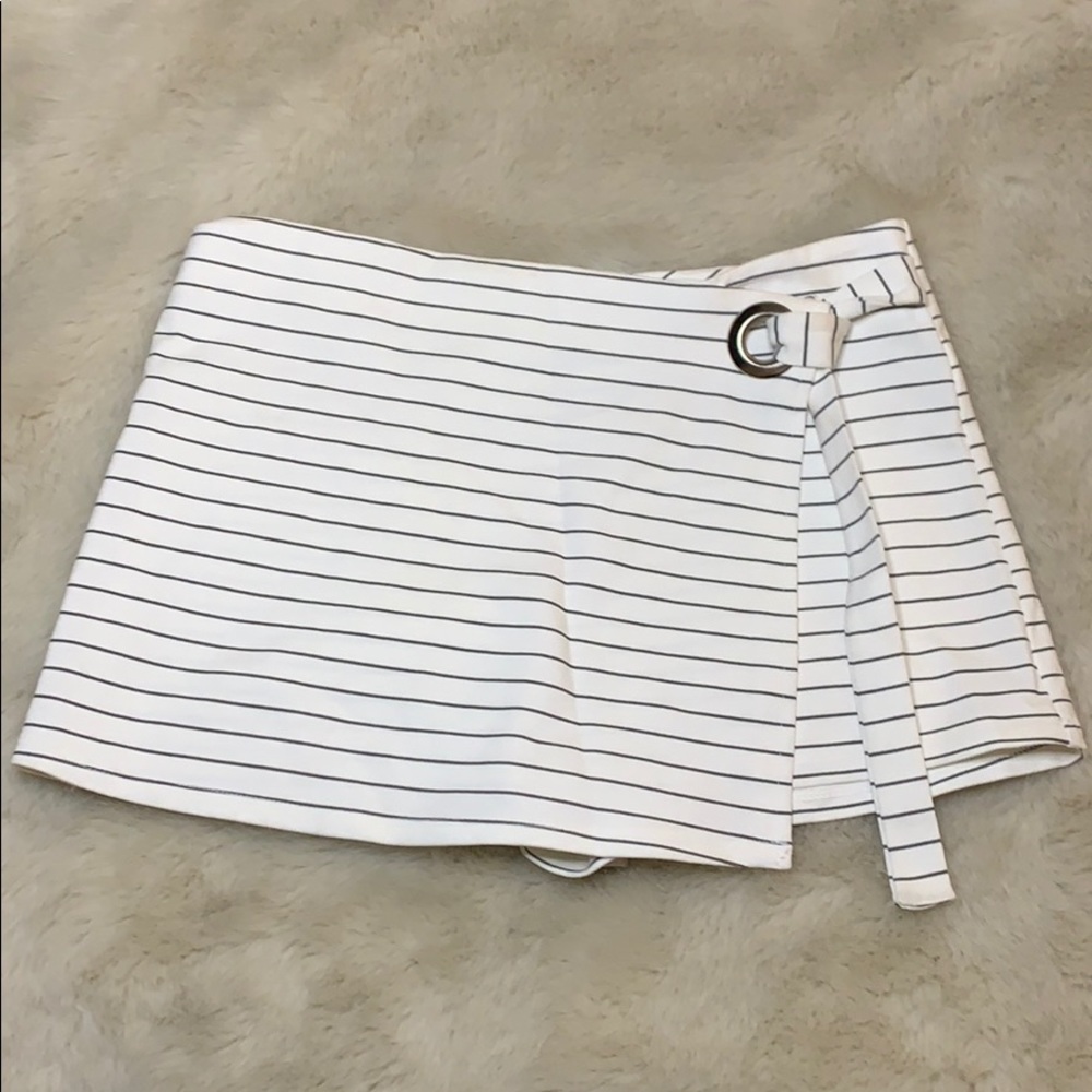 FREE SKORT WITH PURCHASE OF SHORTS 😋